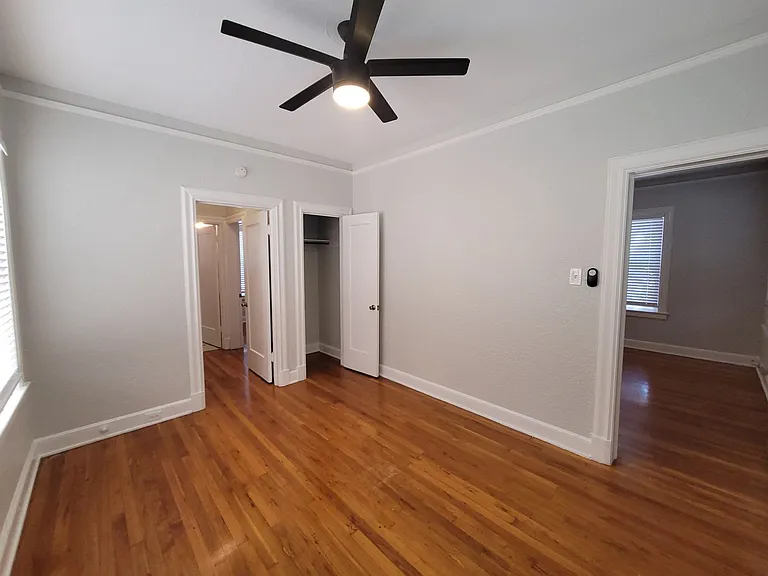 703 W French Pl — Photo 7