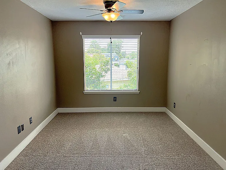 6819 Kingwood Glen Dr — Photo 15