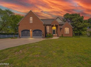 102 Windfield Dr, Elizabeth City, NC 27909