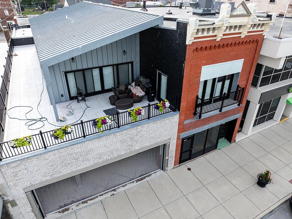 1st image of 122 Madison St
