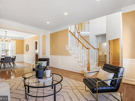 3rd image of 47434 Riverbank Forest Pl