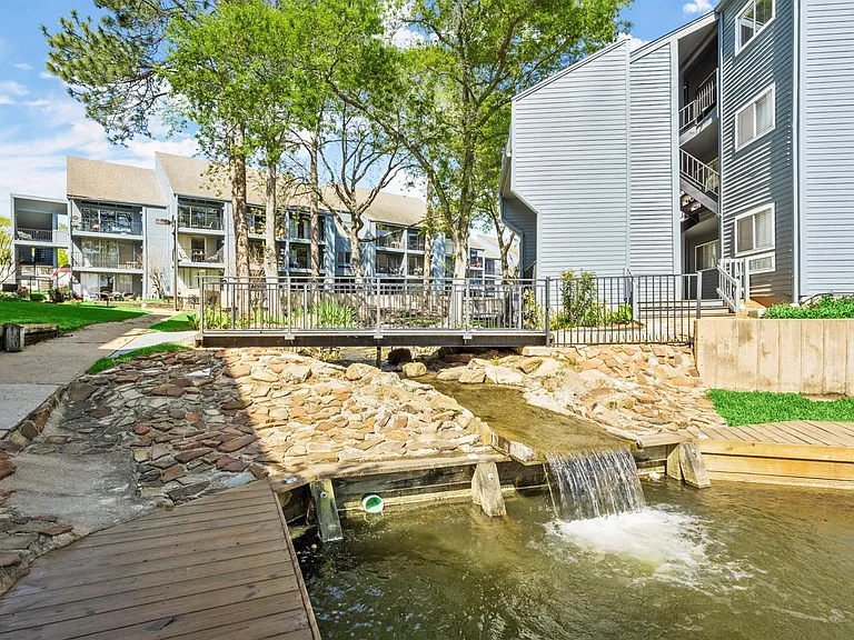 12500 Melville Dr #2 — Photo 5