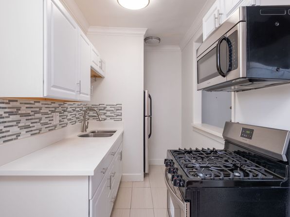 238 S Mariposa Ave APT 404
