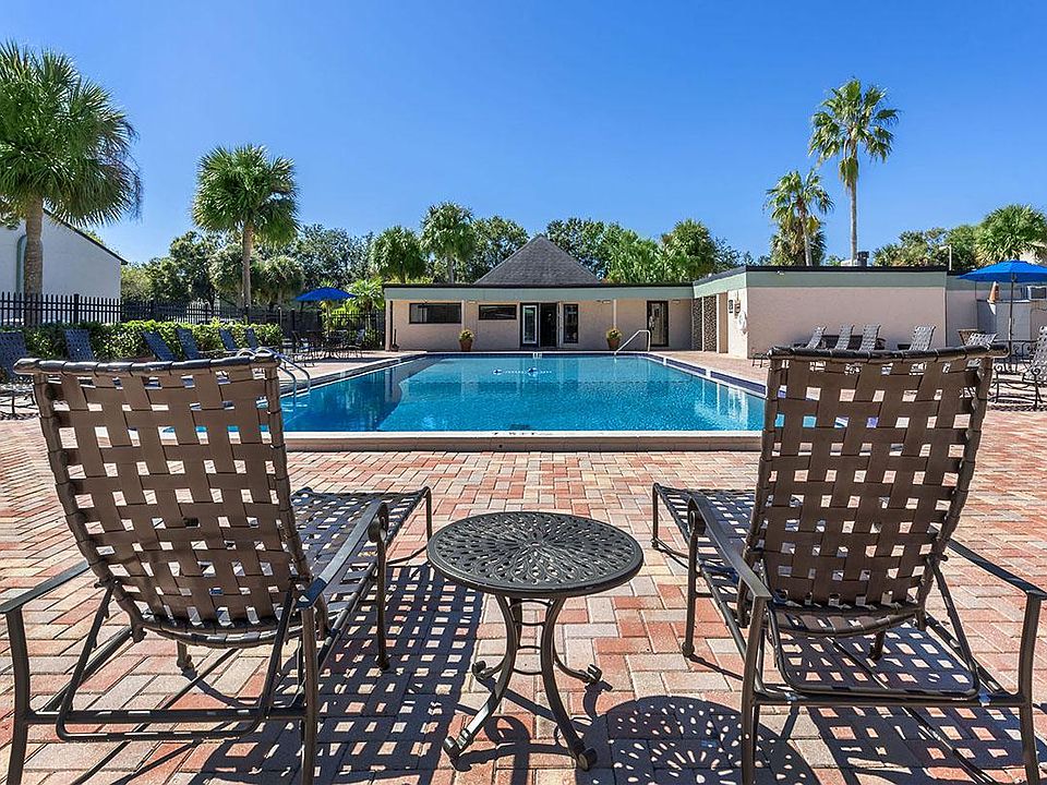 1st image of 84 Glades Cir
