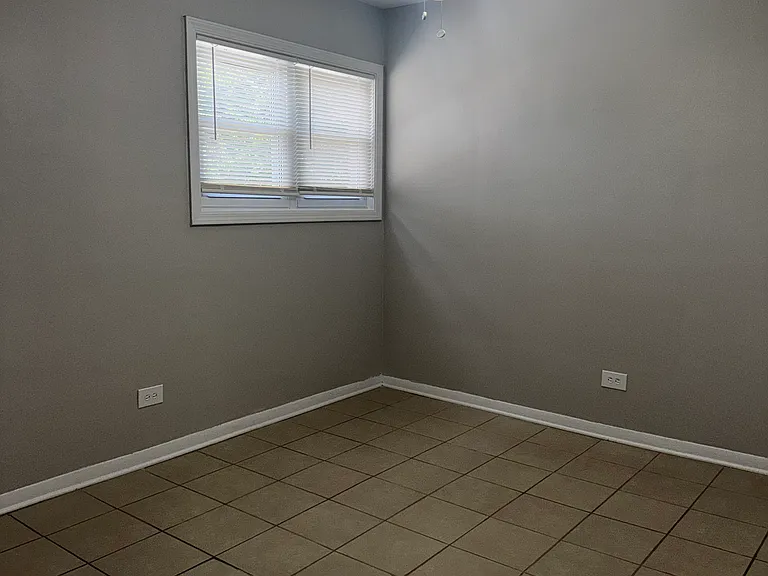 5813 W 35th St #7 — Photo 9