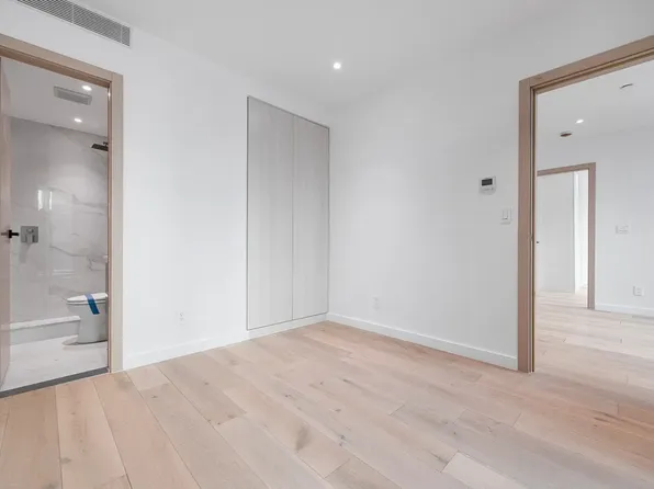 42-62 Hunter Street image 4 of 9