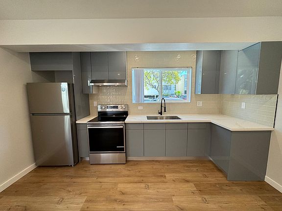 2nd image of 553 N Flores St #6