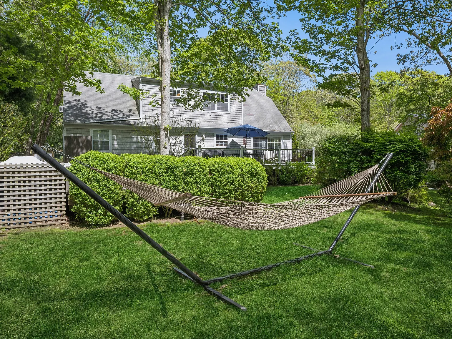 Chic Montauk Retreat With Hot Tub, Tennis Court, Newly Updated ! — Photo 2