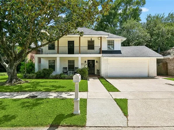 8008 Barocco Dr, Harahan, LA 70123