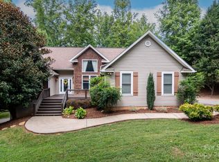 9 Jupiter Hills Dr, Weaverville, NC 28787