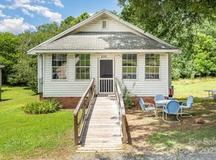 210 Lincoln St, Badin, NC 28009