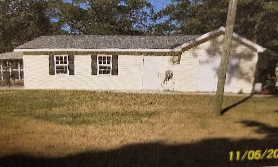 2nd image of 325 Smith St