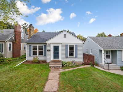 1463 Saint Albans St N, Saint Paul, MN, 55117