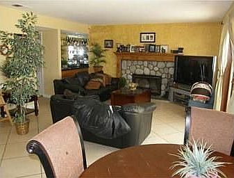 4th image of 653 Blenfield Pl