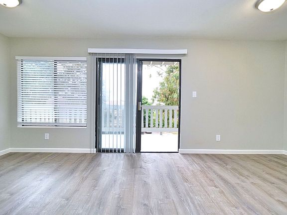 4th image of 920 Fletcher Ln #104