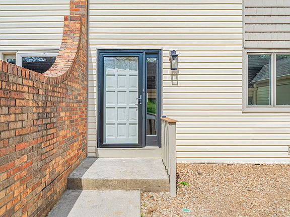 3rd image of 14 Brookside Dr