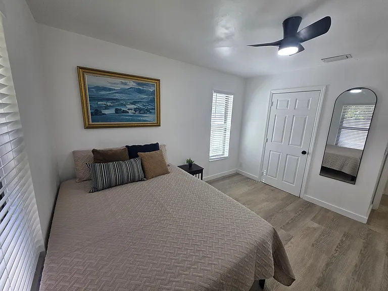 320 Sterling Ave — Photo 11