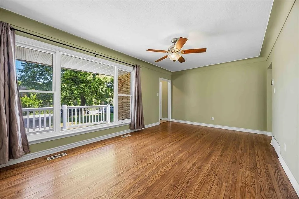 3 bed, $2,300 — Photo 4