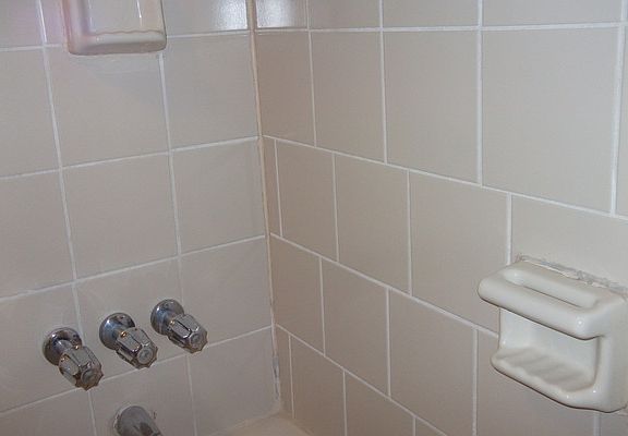 4th image of 49 Wolcott St