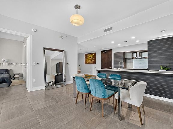 4th image of 200 Biscayne Boulevard Way APT 4711
