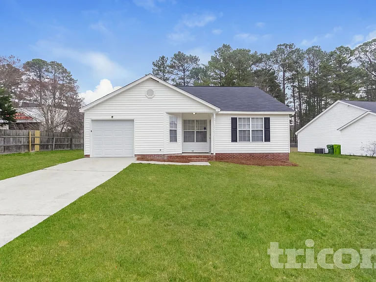 109 Jaybird Ln — Photo 1