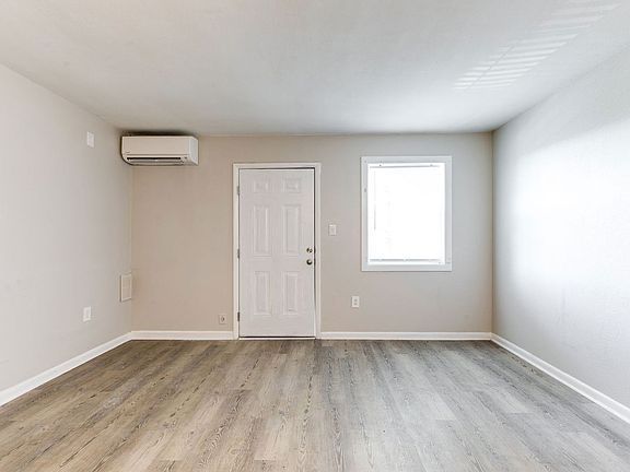 5th image of 37 Labrook Dr APT 6