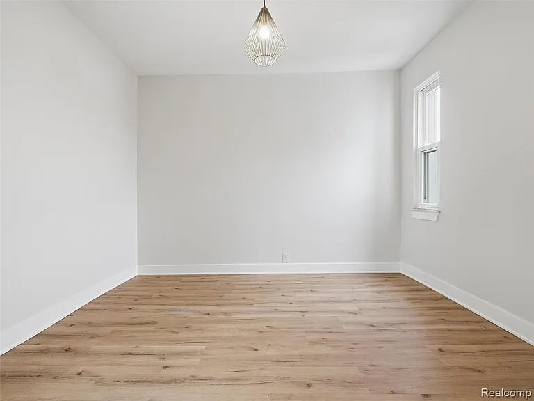 146 E Hazelhurst St #6 — Photo 10