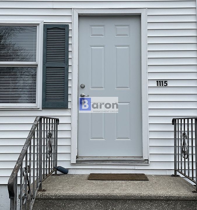 1st image of 1115 S Spring St #1