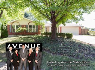 15432 Pickett Ct, Chesterfield, MO 63017