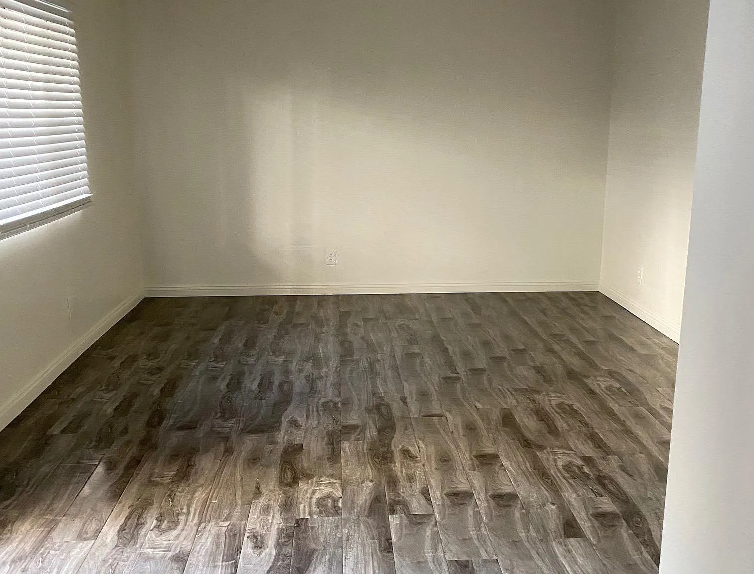 Studio, 325 sqft, $1,295 — Photo 2