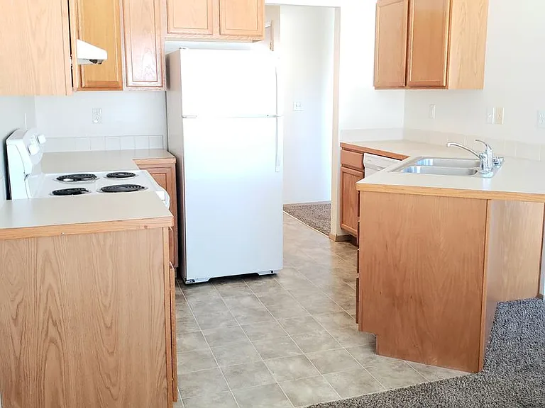587 Eastmont Ave — Photo 13