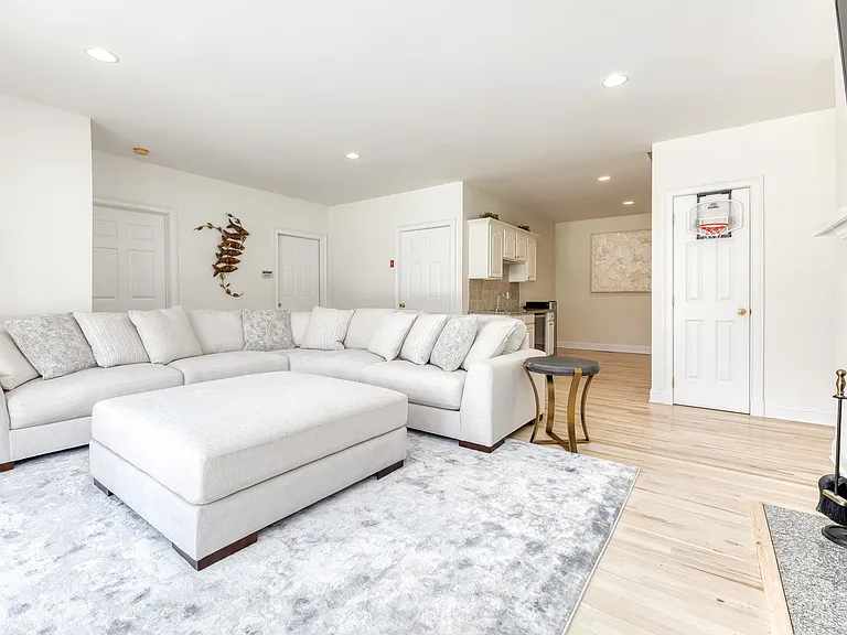 6 Little Ct — Photo 26