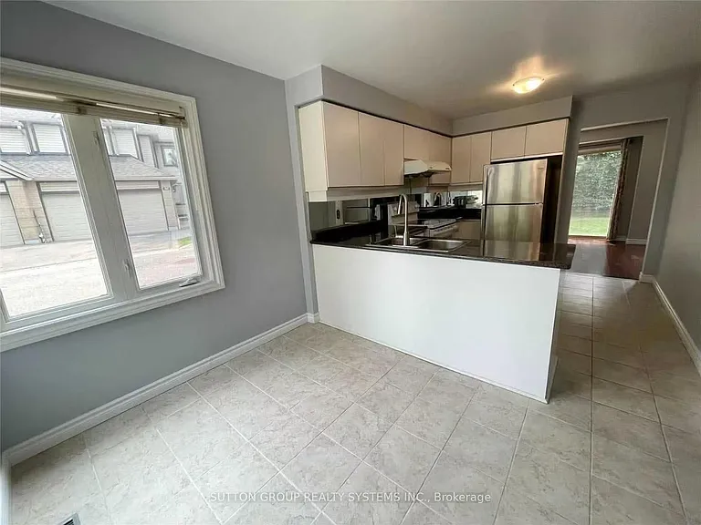 2275 Credit Valley Rd #100 — Photo 3