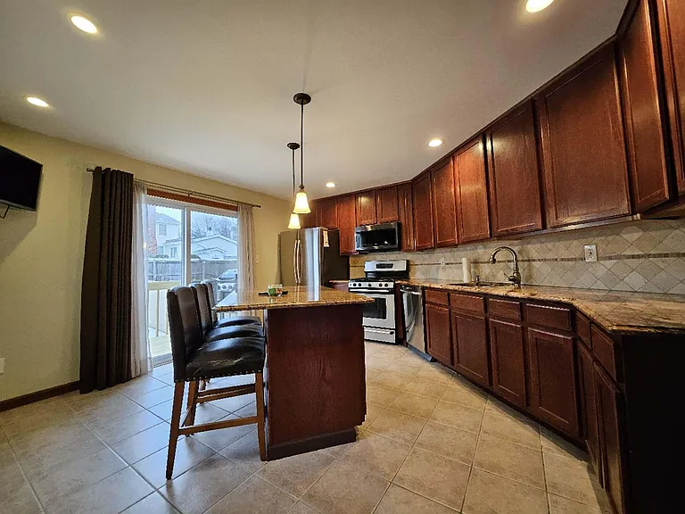 783 Rossville Ave #2 — Photo 5
