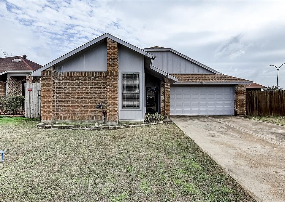 1st image of 2204 Gladstone Dr