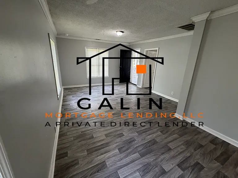 1619 Cornwall St — Photo 3