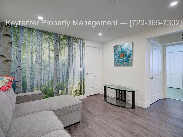 1115 Hancock Dr — Photo 12