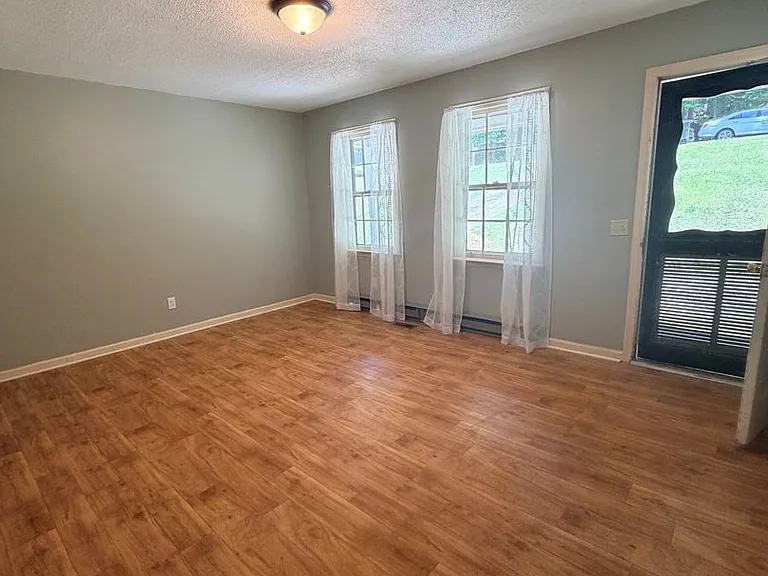 10 Dogwood Ln — Photo 7