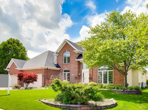2615 Saddlebrook Dr, Naperville, IL 60564