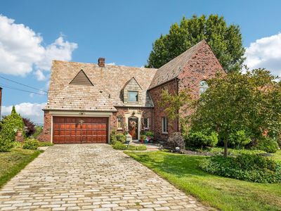 3858 Brownsville Rd, Pittsburgh, PA, 15227