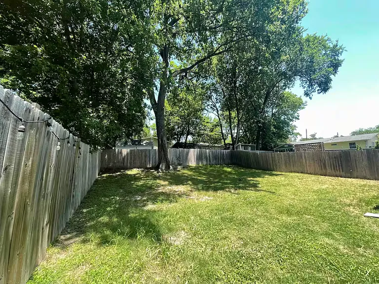 4800 Bandera Rd — Photo 23