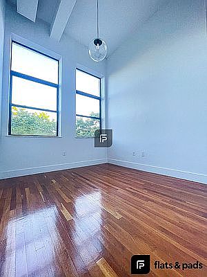 5th image of 186 Bainbridge St #3