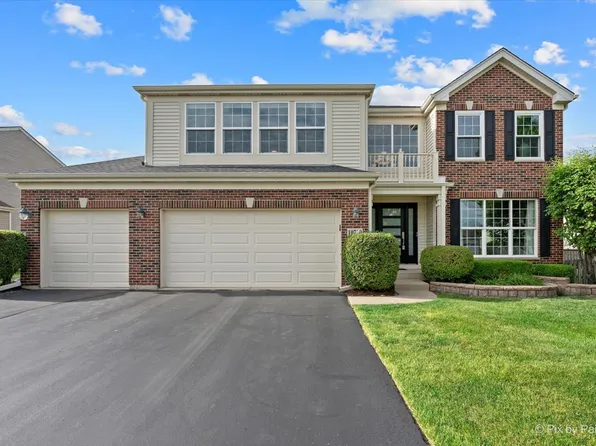 10710 Midwest Ave, Huntley, IL 60142