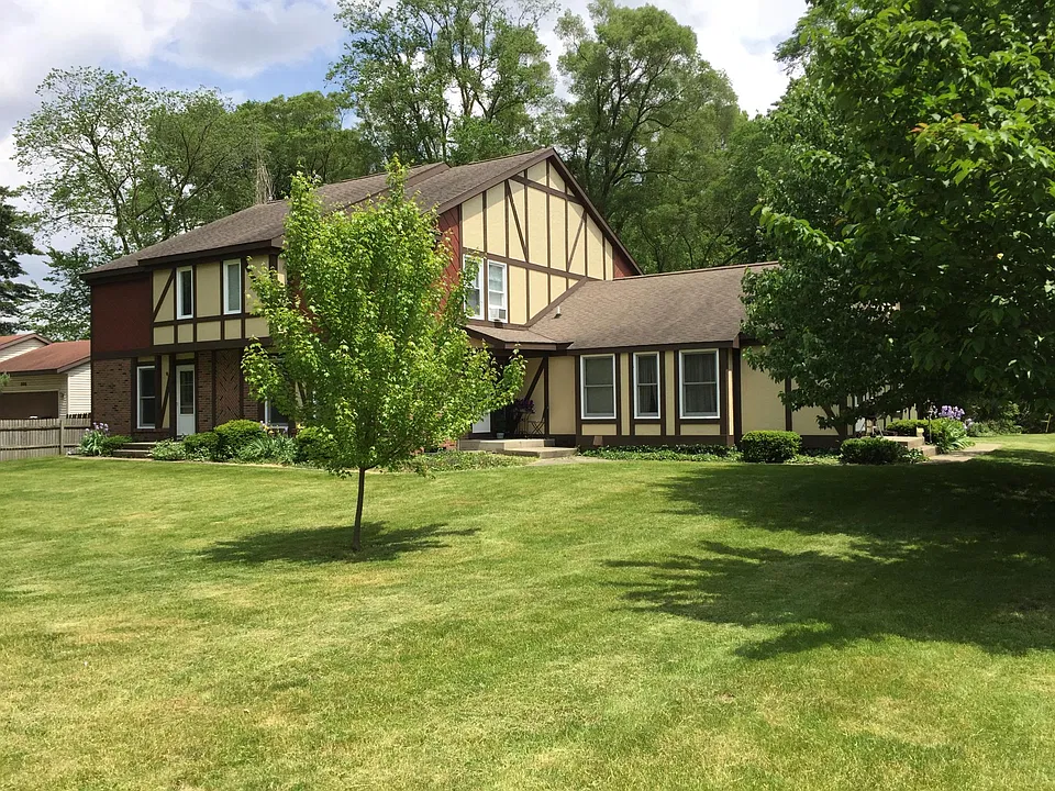 4-plex front