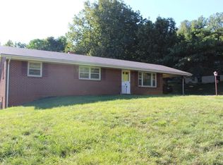 5576 Blue Ridge Dr, Hurt, VA 24563
