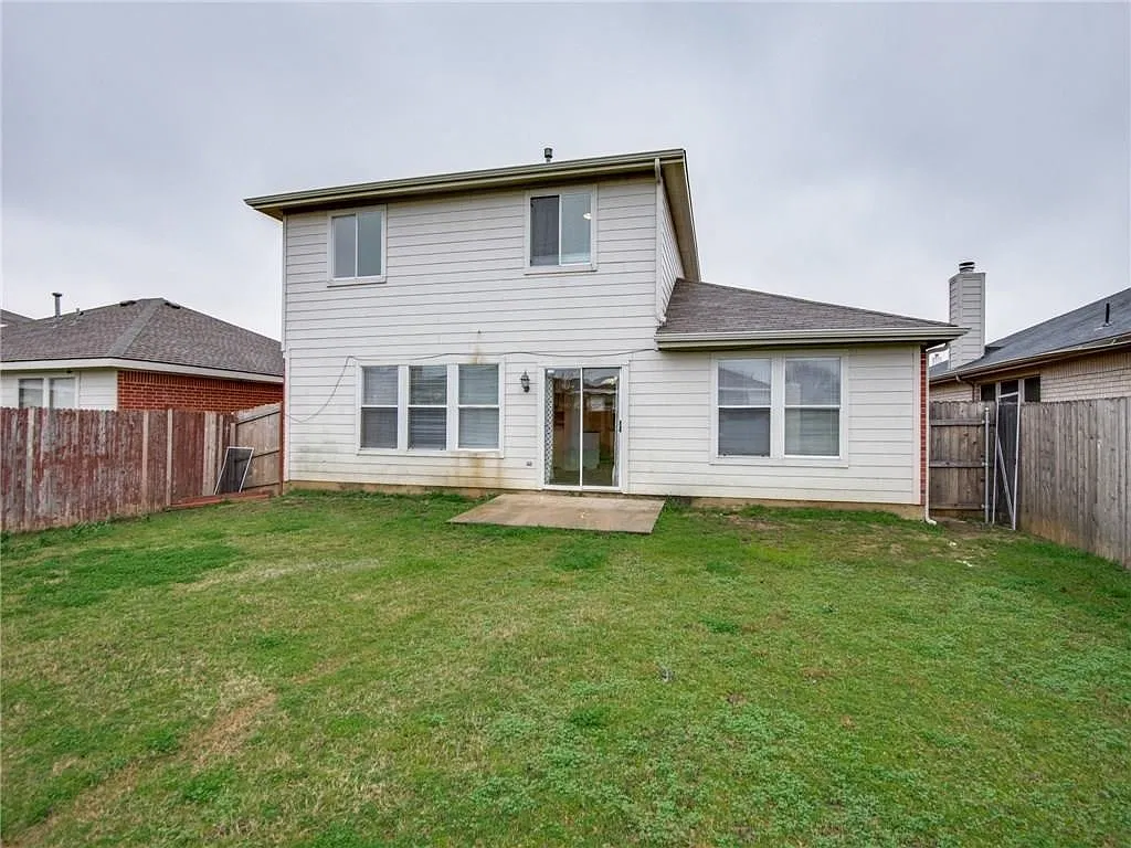 4beds 2.5baths sweet home in Little elm — Photo 2