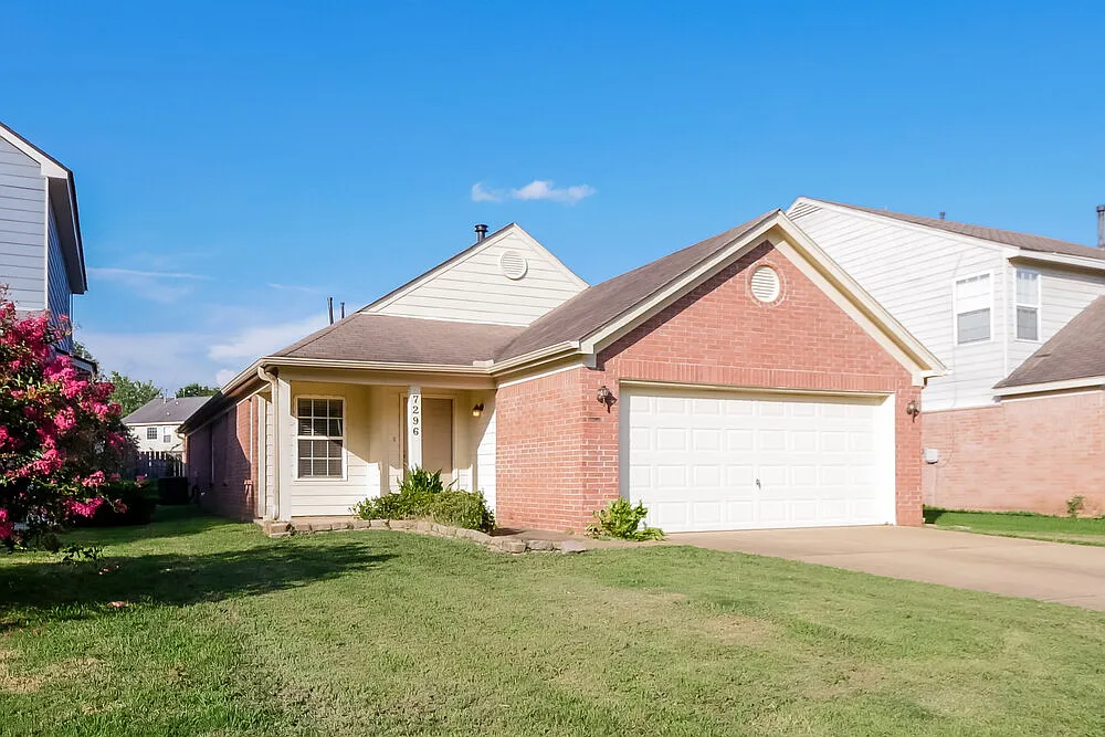 3 bed, 2.0 bath, 1578 sqft, $1,735 — Photo 3