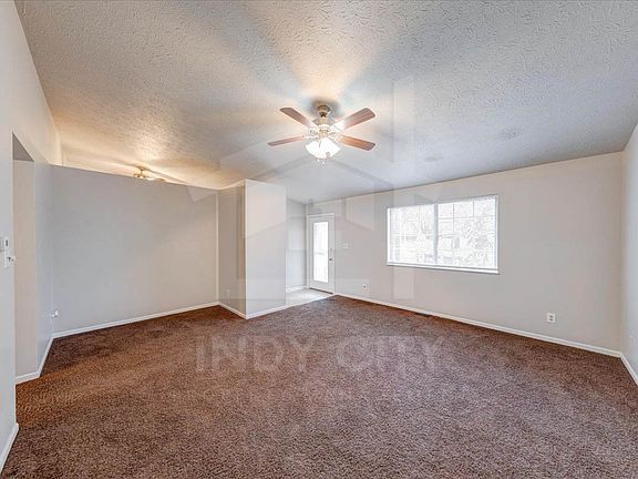 4th image of 542 Woods Crossing Dr