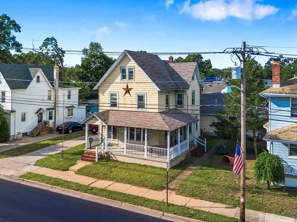 709 Bridgeboro St, Riverside, NJ 08075