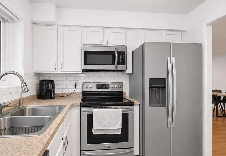 268 N Carter St #201 — Photo 2
